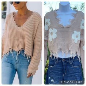 💥 Beige Distressed Crop Top Sweater | Medium